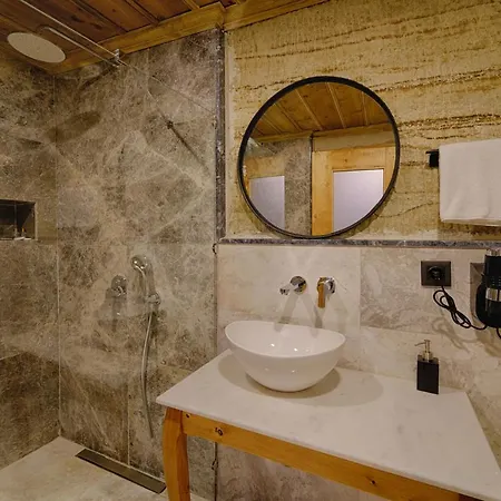 Concept Cave House * גורמה